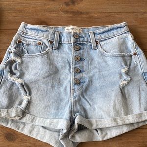 Abercrombie High Rise Mom Short - Size 4